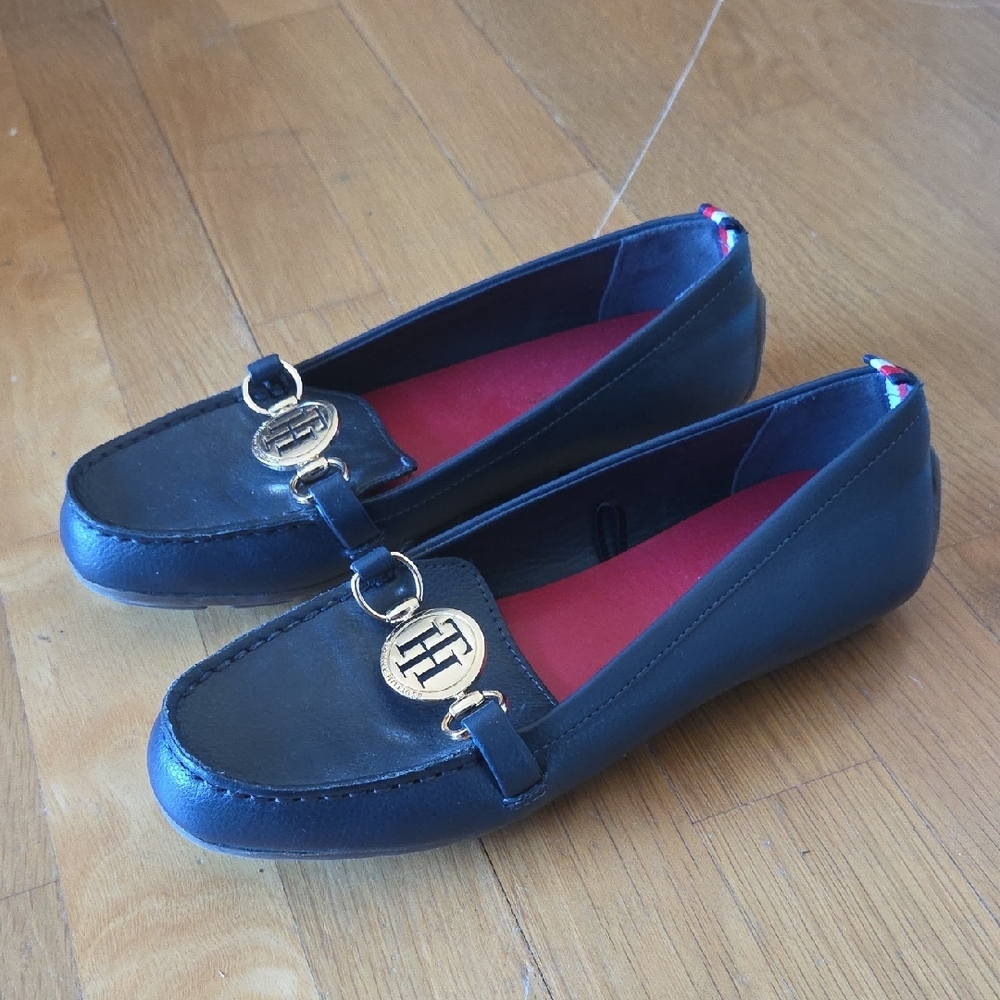 Tommy Hilfiger Navy Blue Leather Loafers with Gold Hardware - Picture 2 of 7